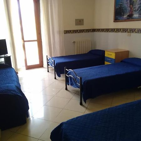 Al Centro Bed & Breakfast Fondi Ngoại thất bức ảnh