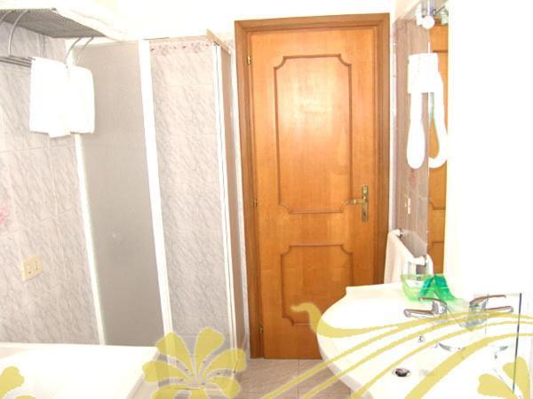 Al Centro Bed & Breakfast Fondi Ngoại thất bức ảnh